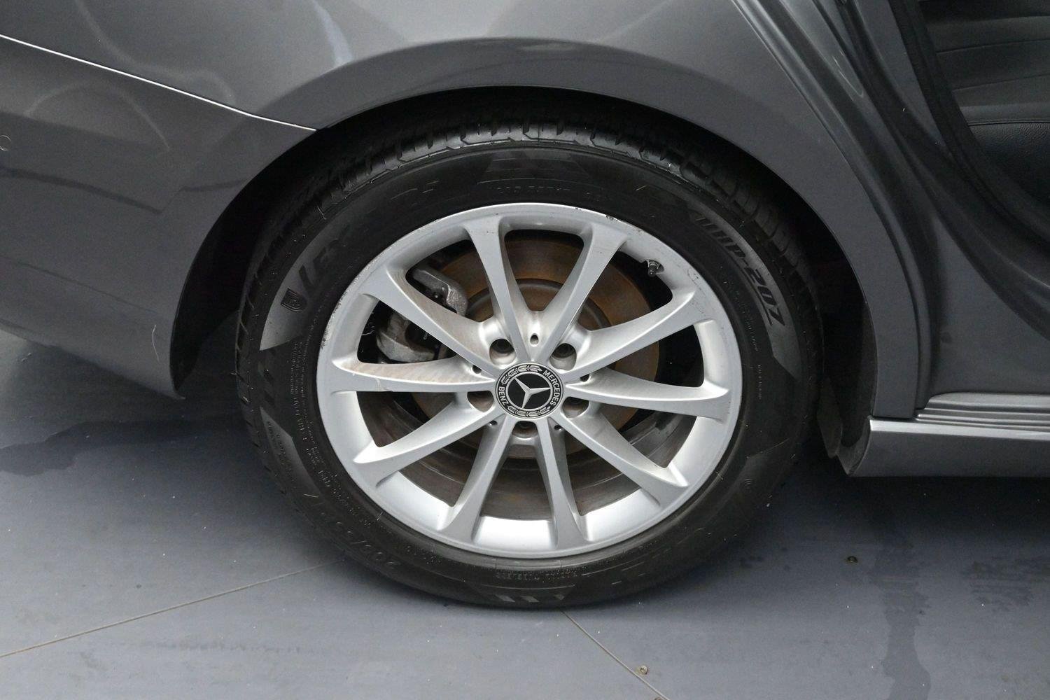 Used 2019 Mountain Grey Metallic Mercedes-Benz A 220 image 32