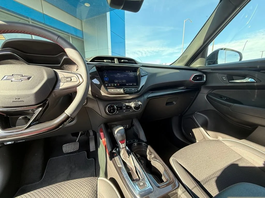 Used 2023 SUMMIT WHITE Chevrolet RS image 22