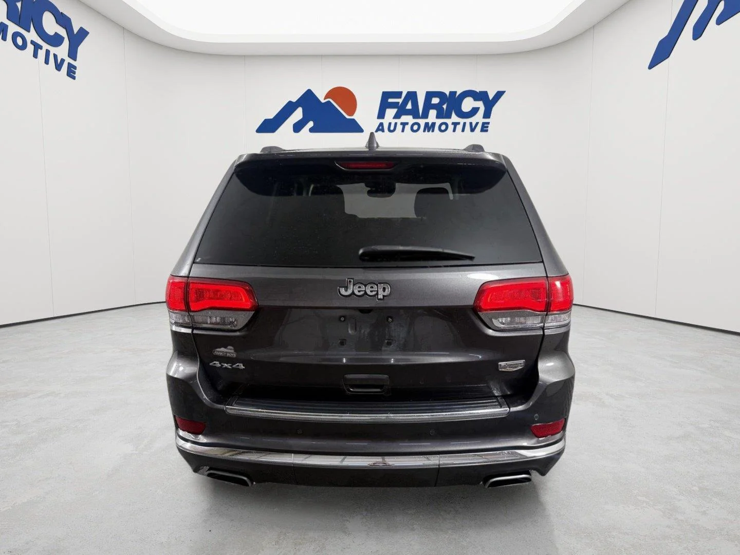 Used 2021 Granite Crystal Metallic Clearcoat Jeep Summit image 9