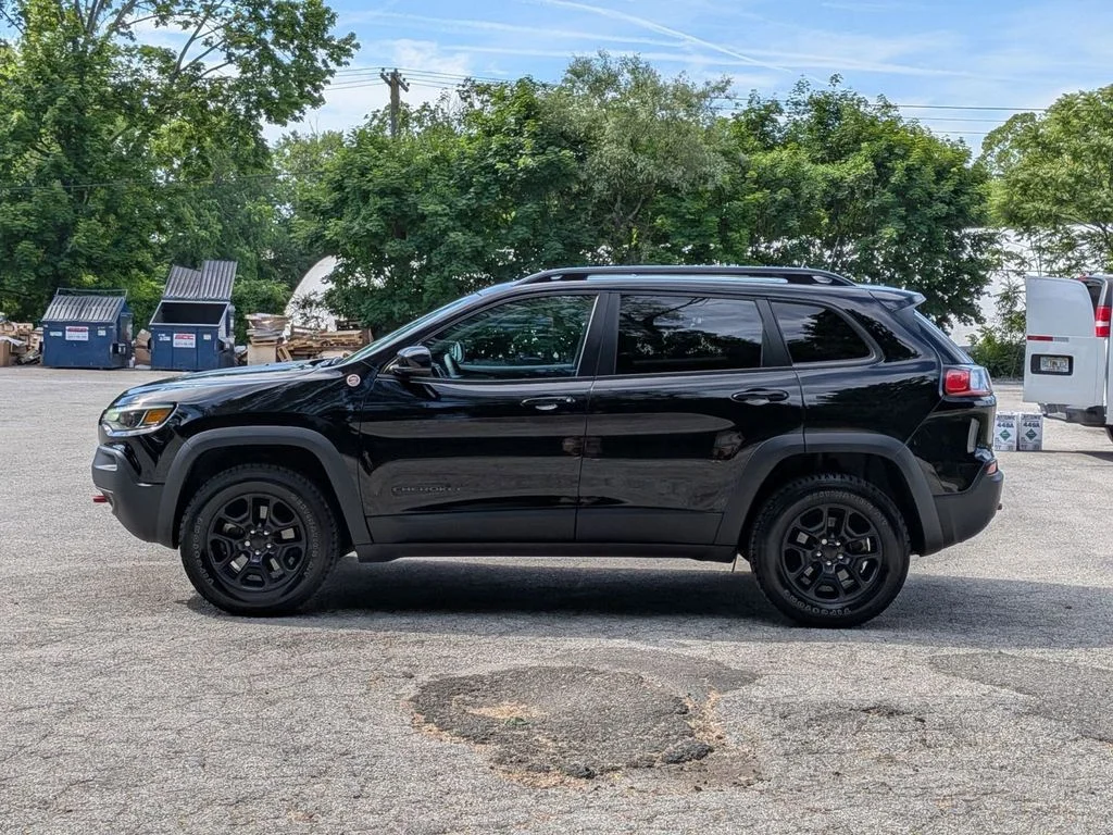 Used 2022 Black Jeep Trailhawk image 9