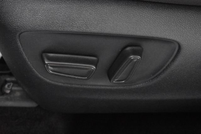 2022 Toyota Highlander LE - Photo 15