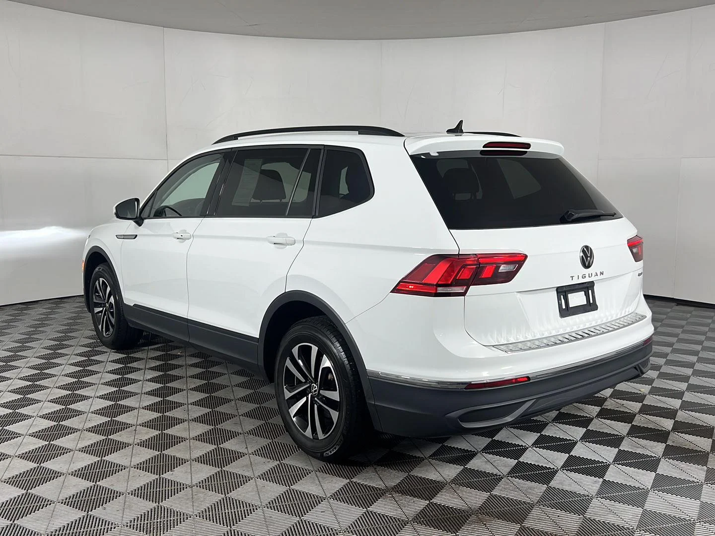 Used 2024 Pure White Volkswagen S image 7