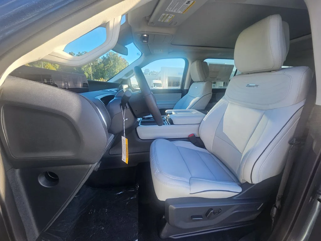 New 2027 Blue Ford Platinum image 4