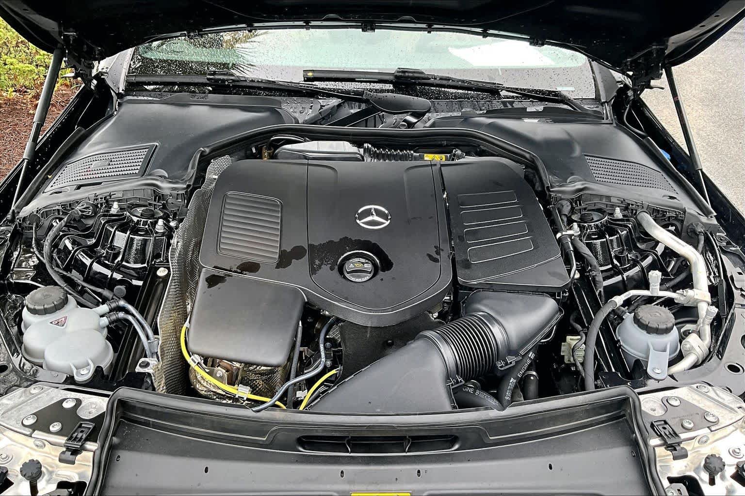 Used 2025 Obsidian Black Metallic Mercedes-Benz CLE 300 image 30