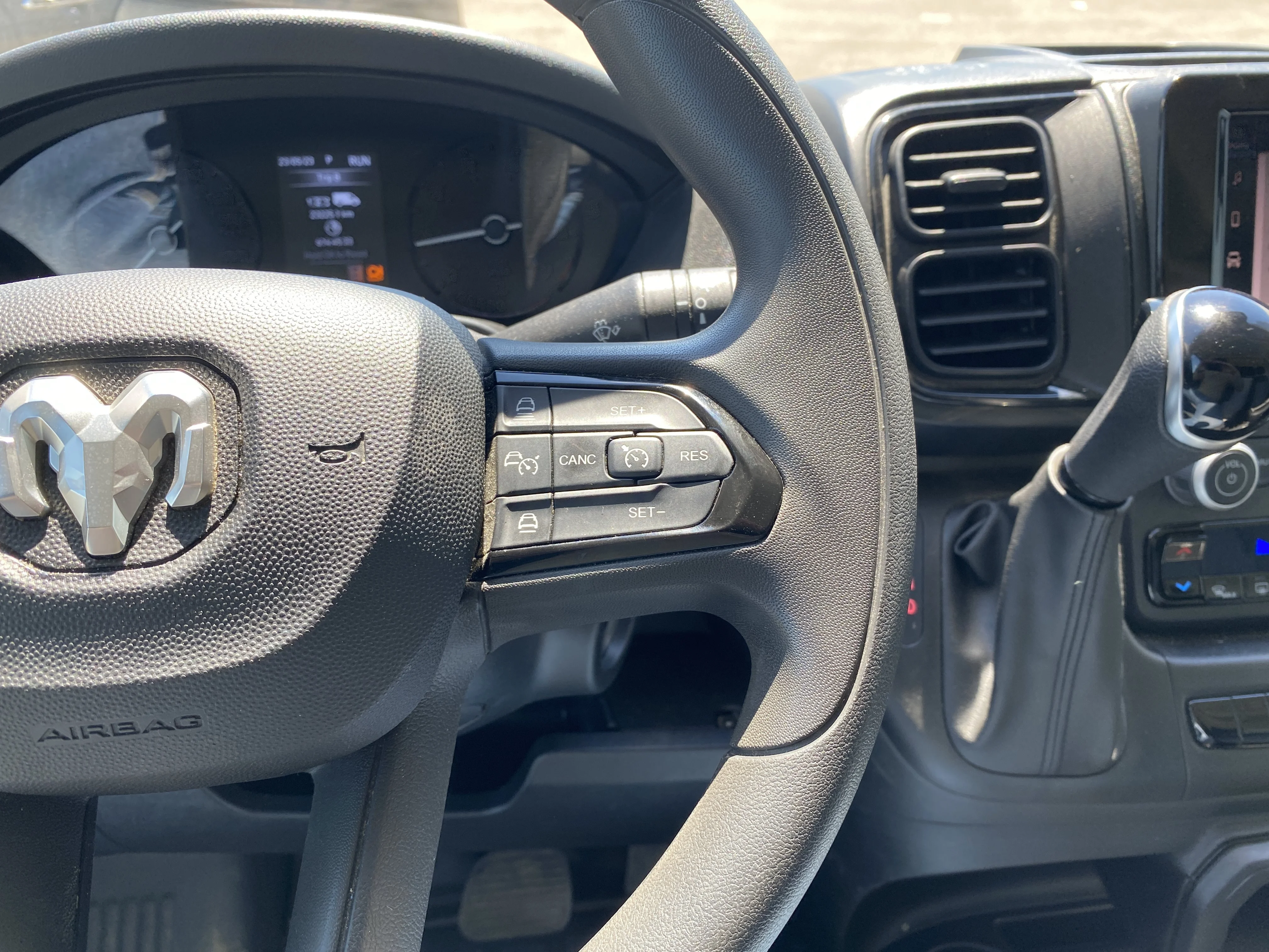Used 2025 White Ram Tradesman 2500 High Roof 136 WB * RADAR CRUISE * APPLE CARPLAY/ANDROID AUTO * image 12