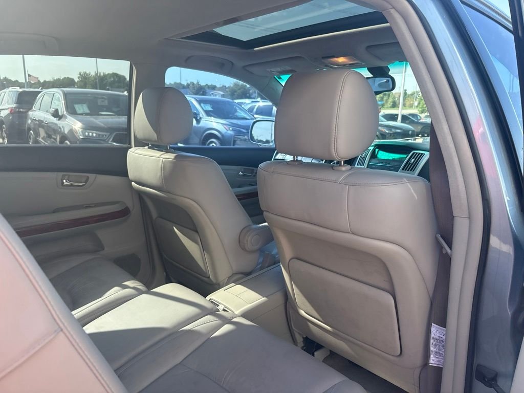 Used 2004 Blue Lexus 330 image 30