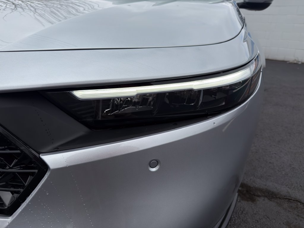 New 2026 Solar Silver Metallic Honda Touring image 9