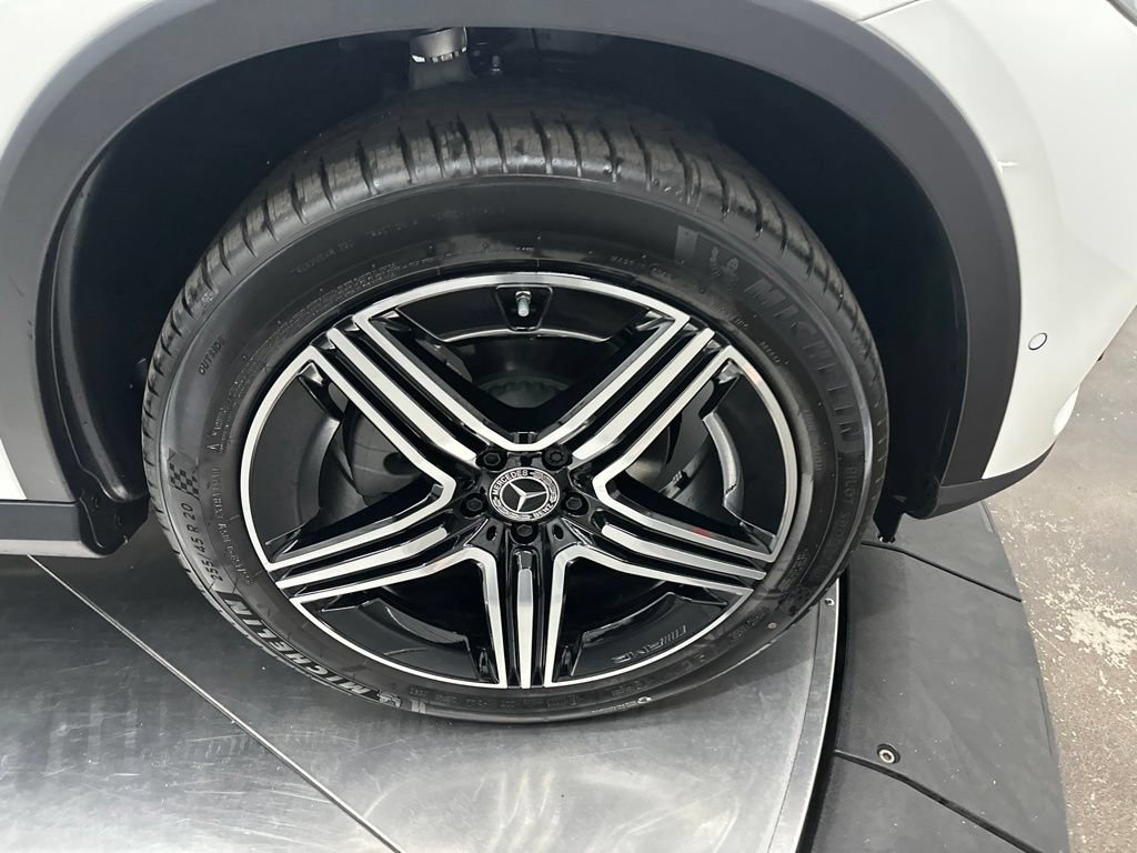 New 2027 Polar White Mercedes-Benz GLC 300 image 39