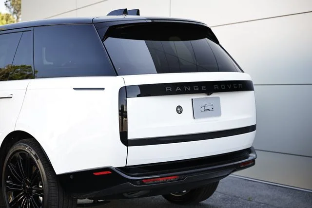 New 2026 Fuji White Land Rover SE 7 Seats image 9