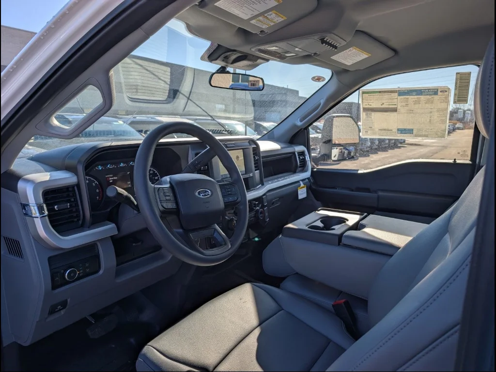 New 2026 Oxford White Ford XL image 5
