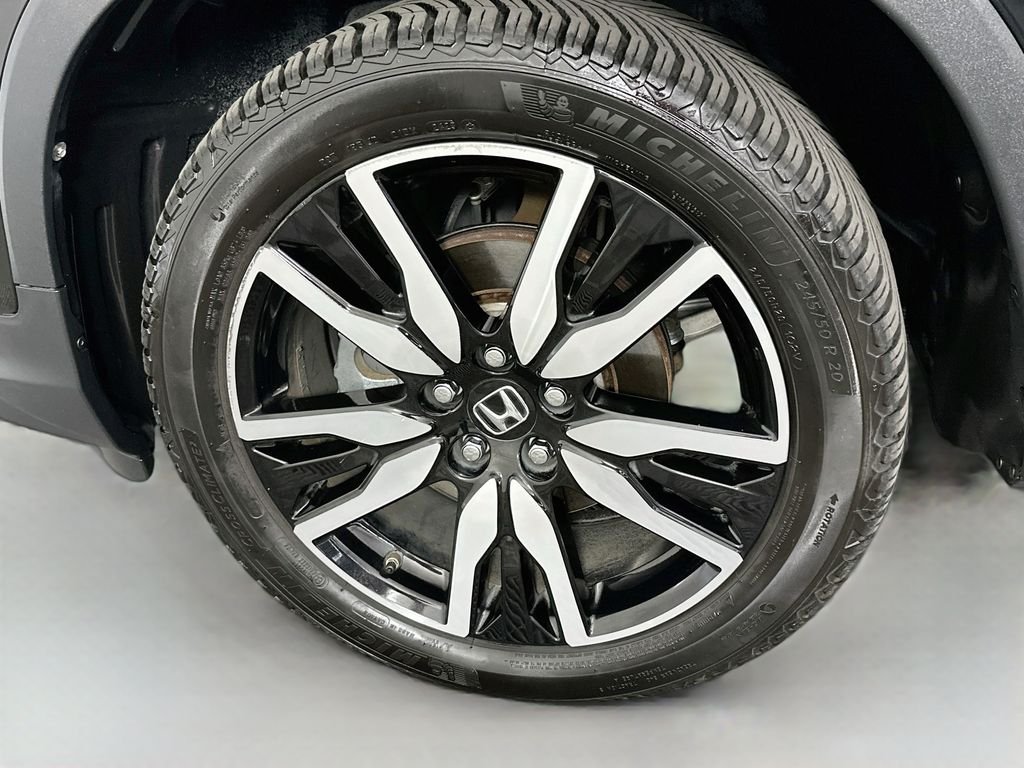 Used 2021 Crystal Black Pearl Honda Touring image 34