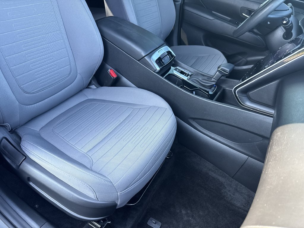 Used 2024 Hampton Gray Hyundai SEL image 31