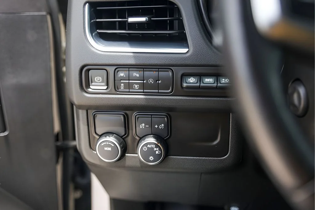 Used 2023 Beige Chevrolet Premier image 18