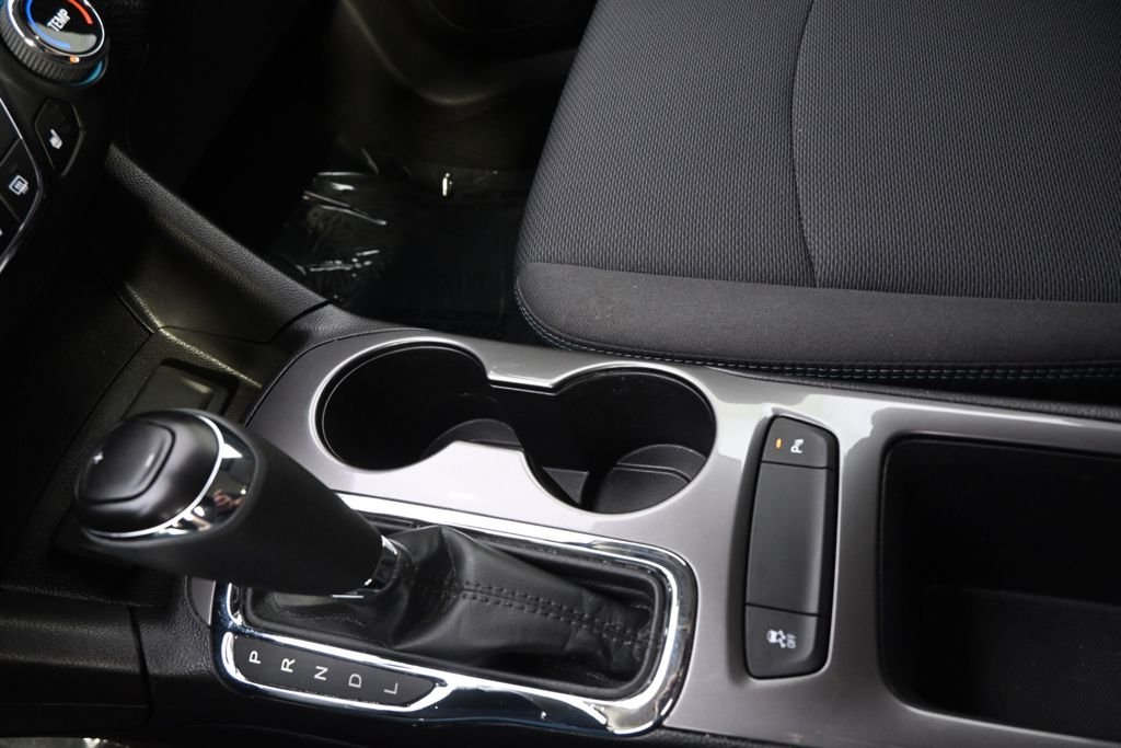Used 2017 Silver Ice Metallic Chevrolet LT image 32