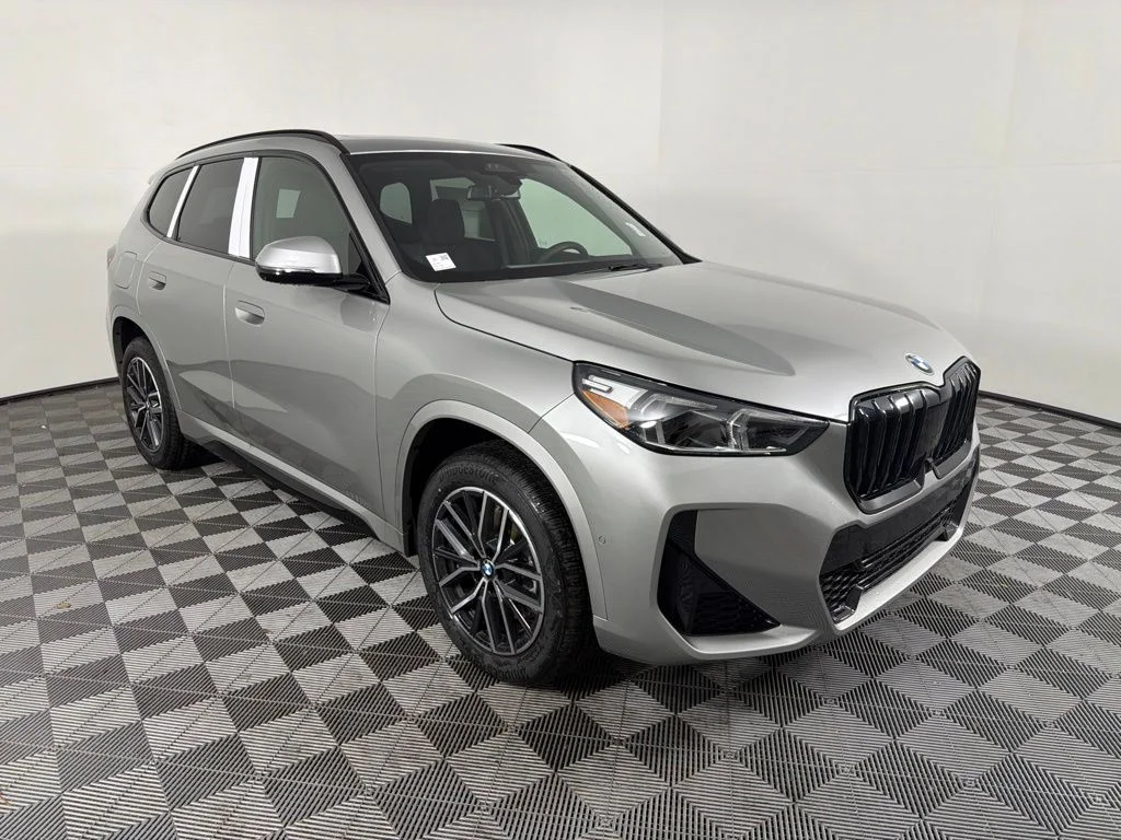 New 2026 Space Silver Metallic BMW xDrive28i image 3
