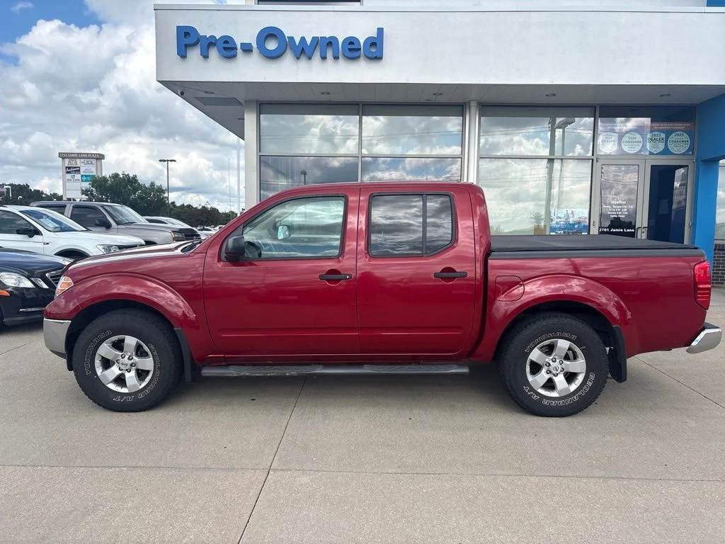 Used 2011 Red Nissan SV image 8