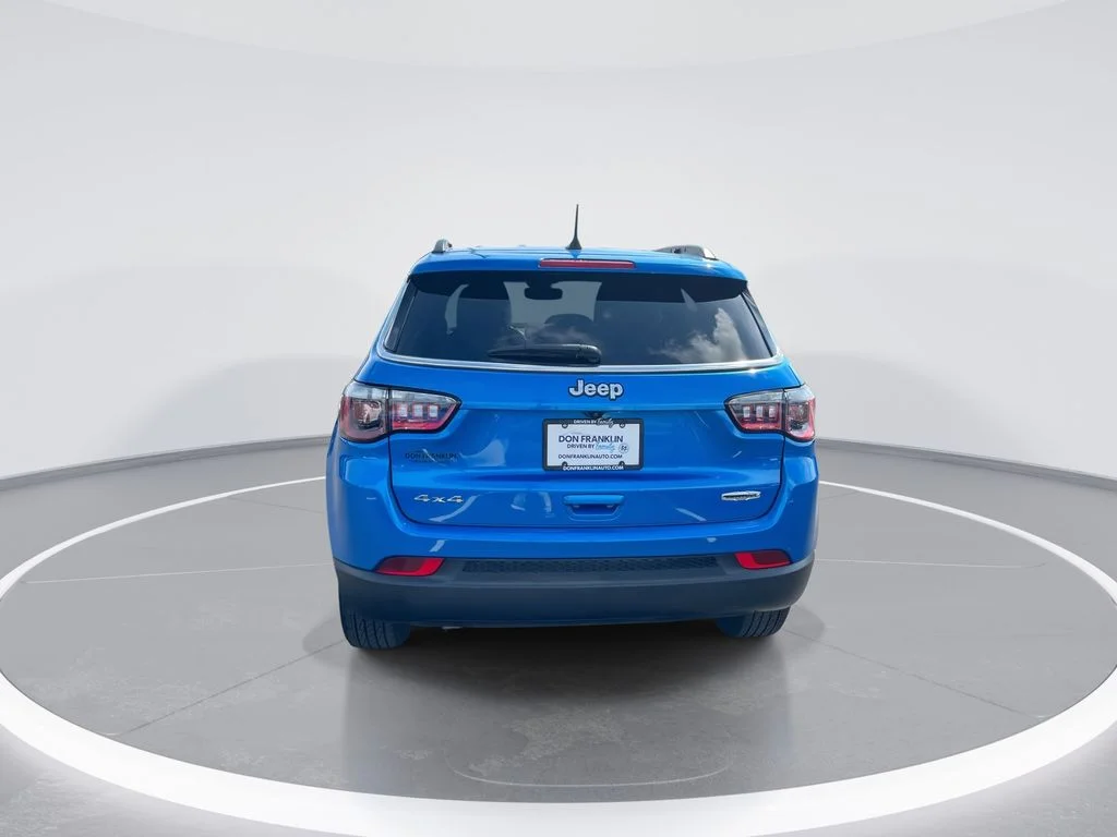 Used 2024 Blue Jeep Latitude image 7