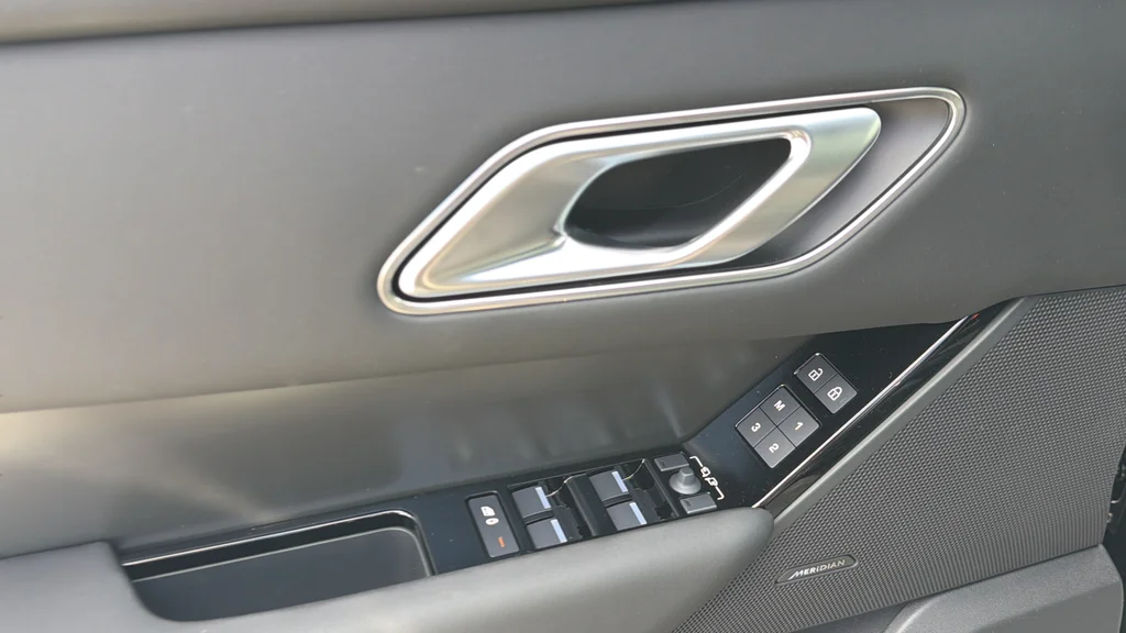 New 2026 Black Land Rover S image 21