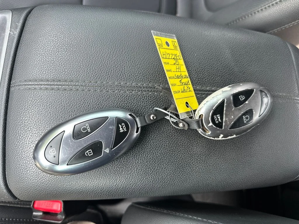 Used 2025 Atlas White Hyundai SEL image 18