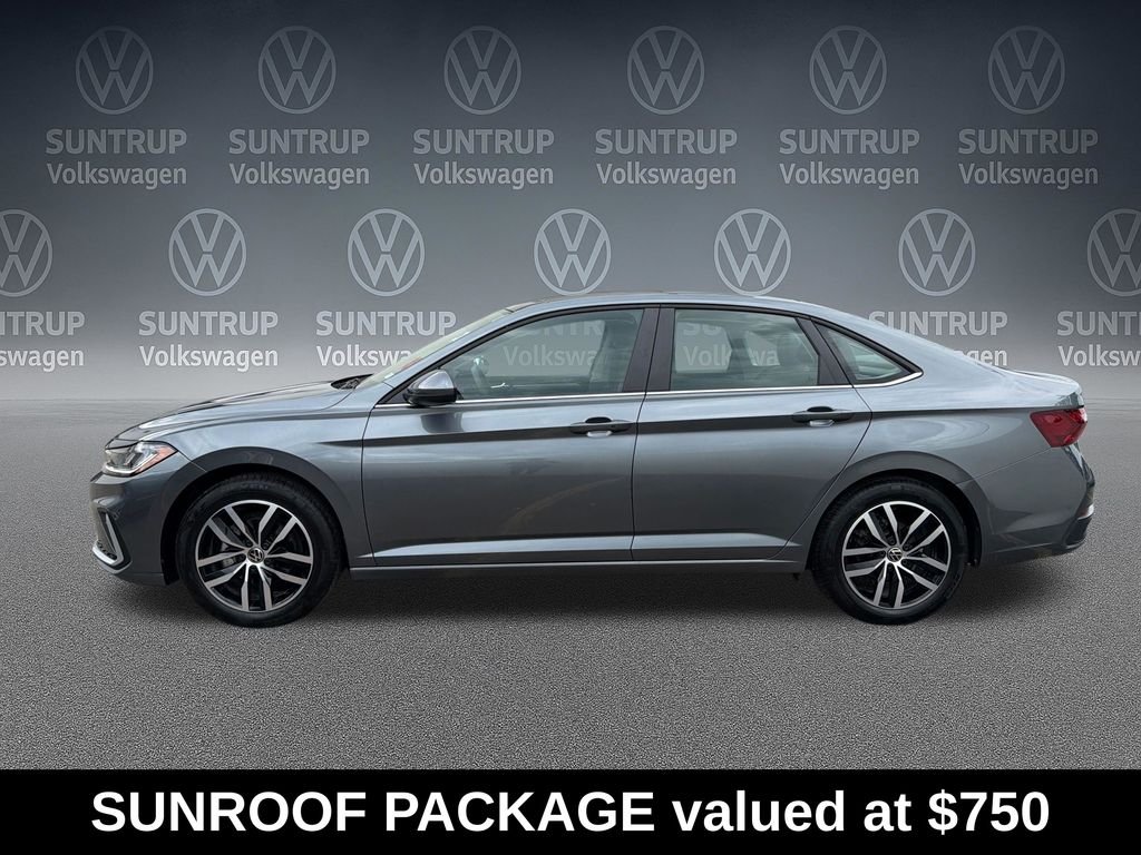 Used 2025 Gray Volkswagen 1.5T SE image 2