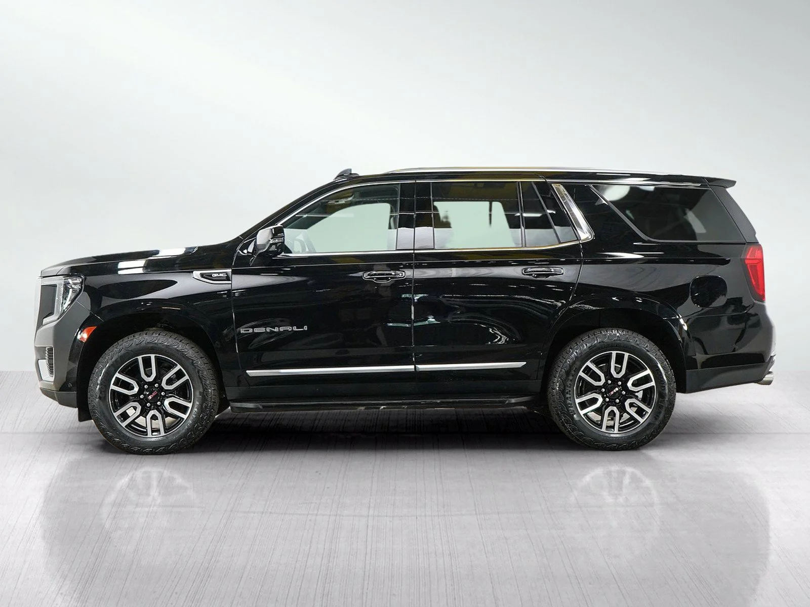 Used 2023 GMC Yukon Denali with VIN 1GKS2DKL8PR509524 for sale in Bloomington, Minnesota