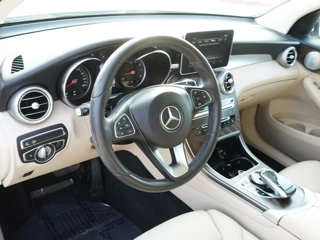 Used 2019 White Mercedes-Benz GLC 300 image 19