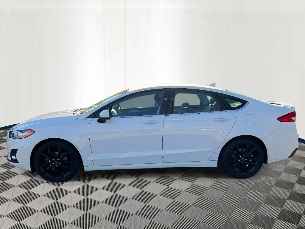 Used 2020 Ford Fusion SE with VIN 3FA6P0HD6LR156146 for sale in Eastpointe, MI