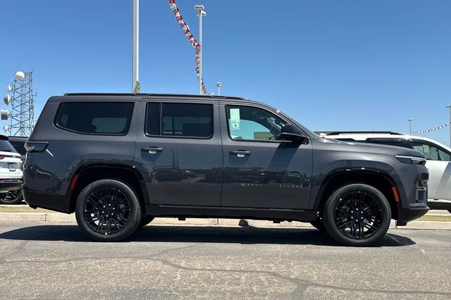 New 2026 Baltic-Gray Metallic Clear-Coat Exterior Paint Jeep Limited Reserve image 2