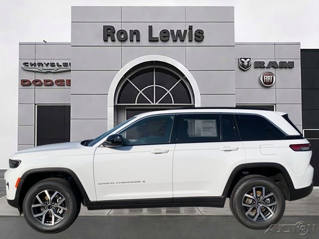 2027 Jeep Grand Cherokee Laredo
