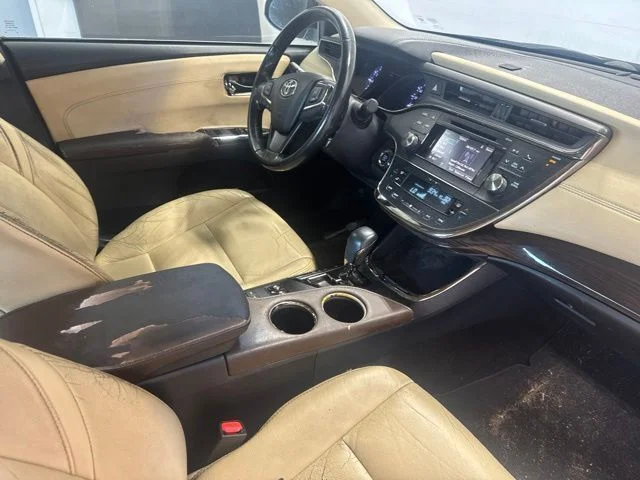 Used 2015 Silver Toyota XLE image 22