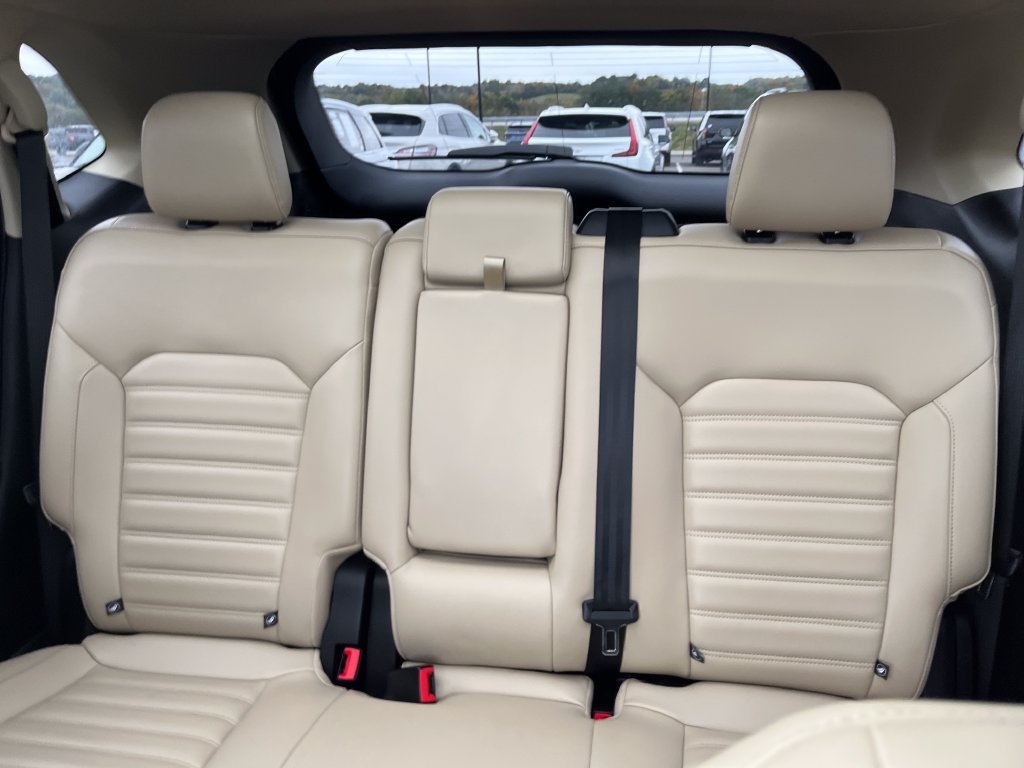 Used 2023 White Ford SEL image 13
