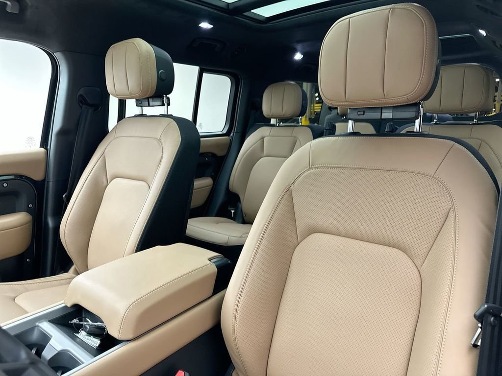 2026 Land Rover Defender V8 - Photo 19