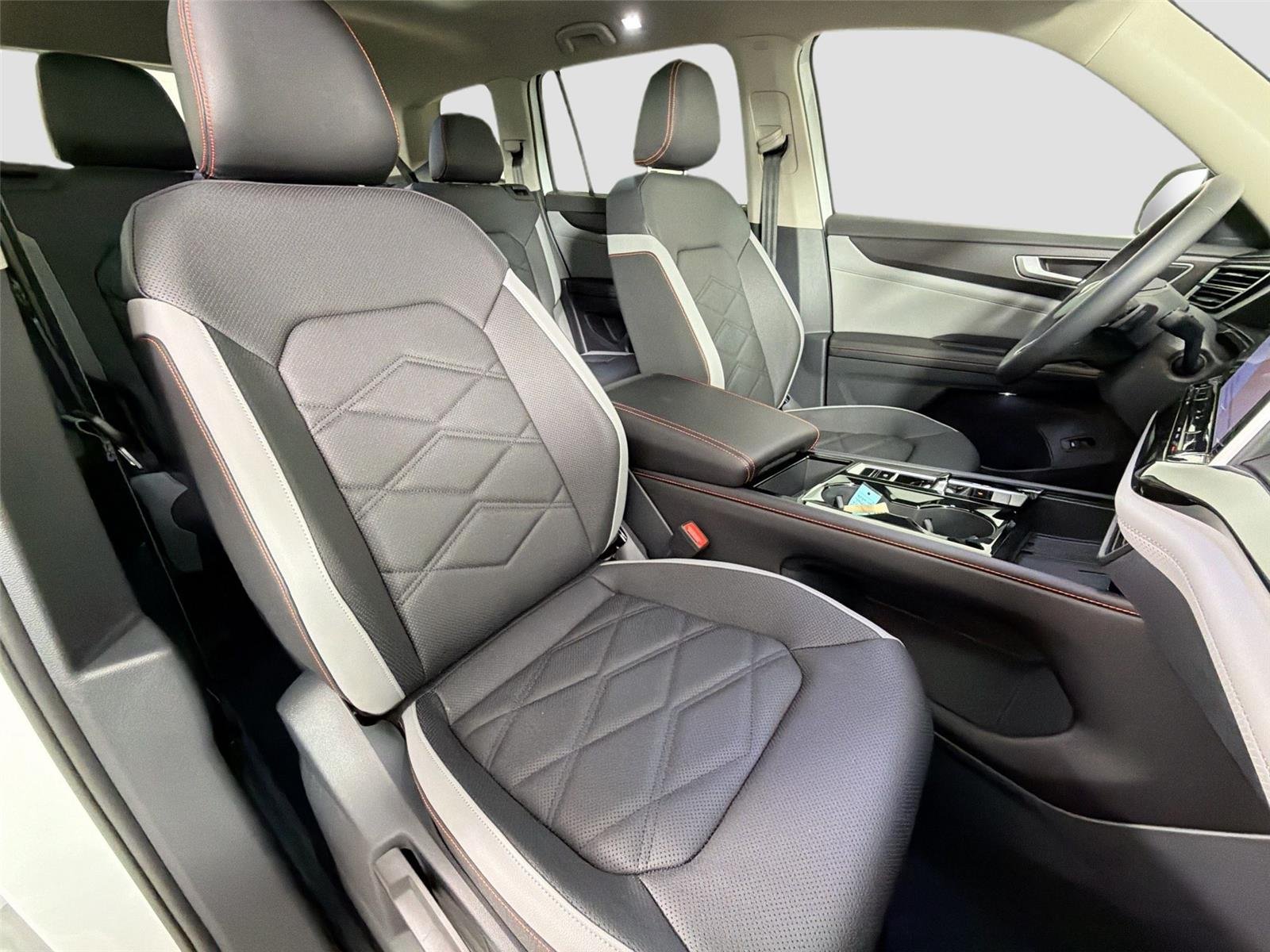 New 2026 Opal White Pearl Volkswagen 2.0T Peak Edition image 28