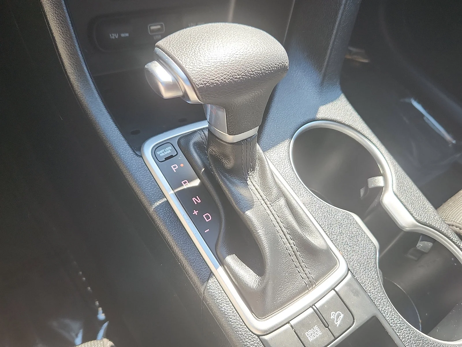 Used 2022 Pacific Blue Kia LX image 14