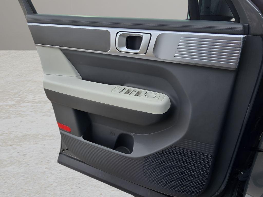 New 2026 Hampton Gray Hyundai SE image 18