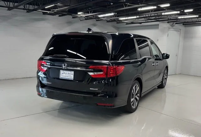 Used 2022 Black Honda Touring image 5