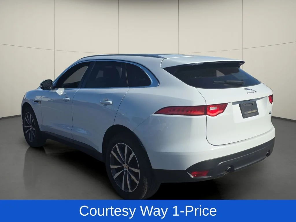 Used 2020 White Jaguar 25t Prestige image 6