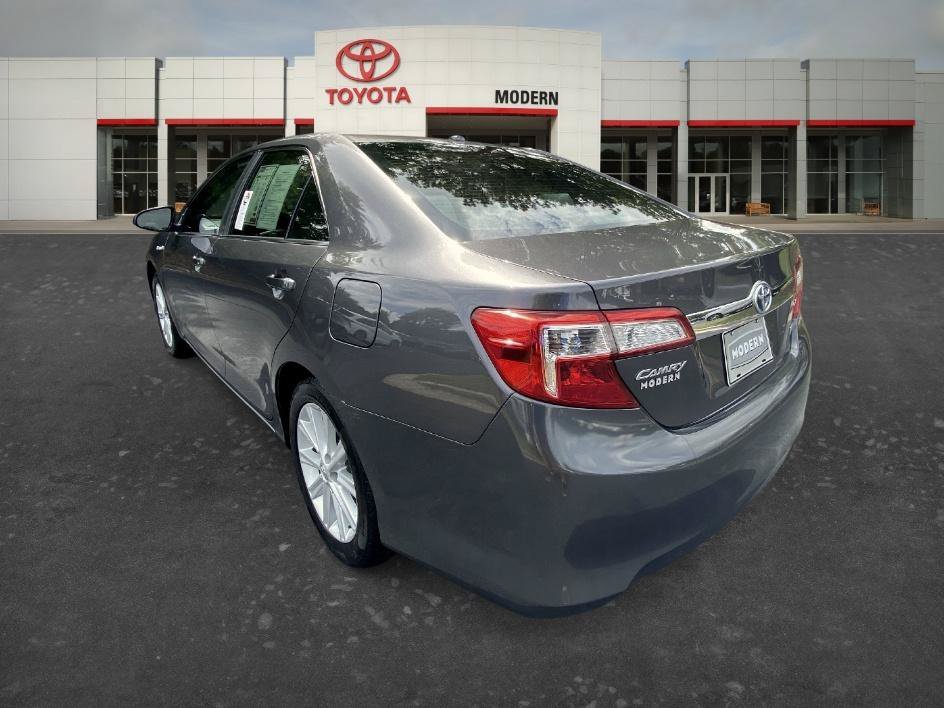 Used 2014 Magnetic Gray Metallic Toyota XLE image 6