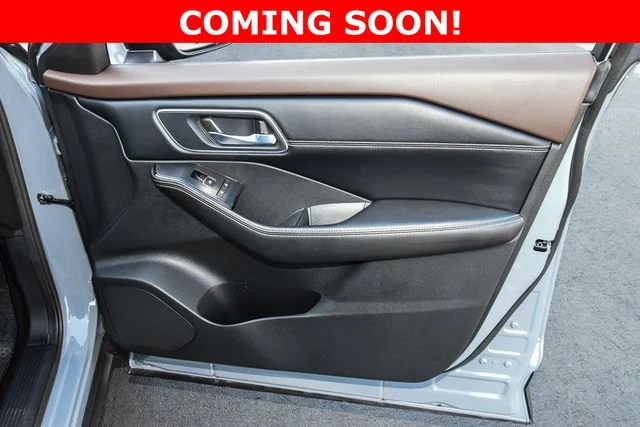 Used 2021 Gray Nissan SL image 24