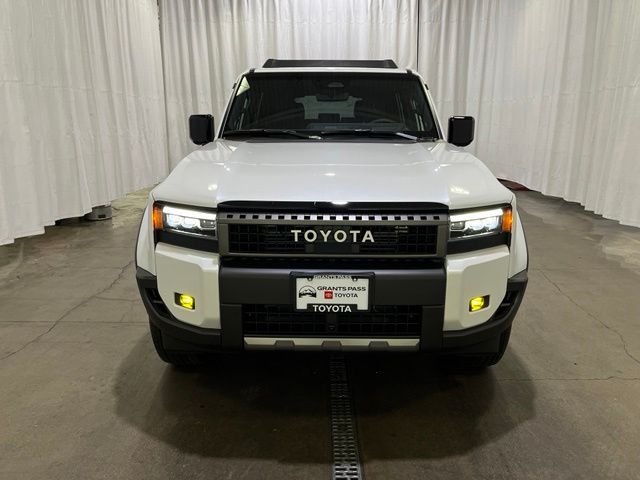 New 2027 Wind Chill Pearl <sup>1</sup> Toyota  image 8