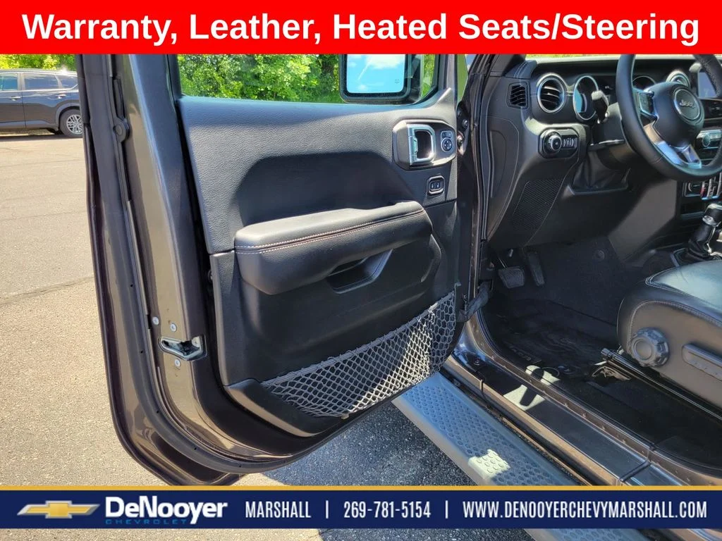 Used 2018 Gray Jeep Unlimited Sahara image 6