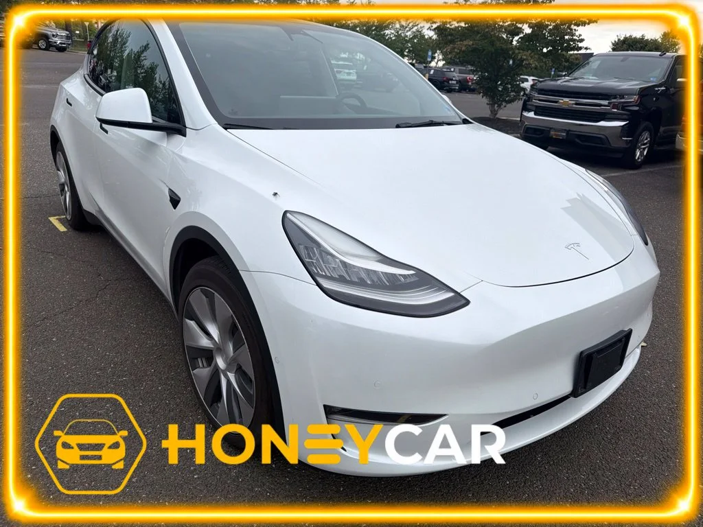 Used 2021 White Tesla Long Range image 1