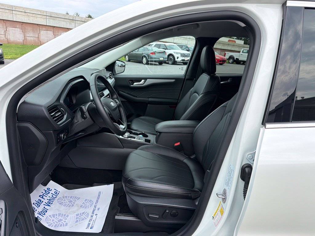 New 2025 Star White Metallic Tri-coat Ford Plug-in Hybrid image 12