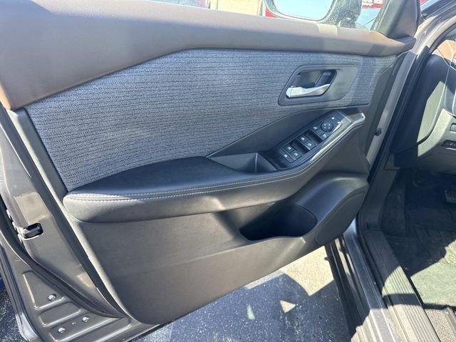 Used 2021 Gun Metallic Nissan SV image 15