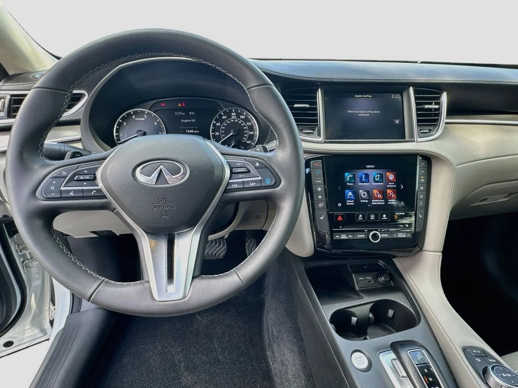 Certified Used 2023 White INFINITI LUXE image 12