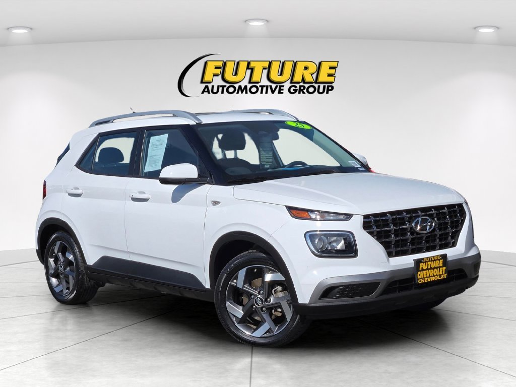 Certified Used 2025 White Hyundai SEL image 1