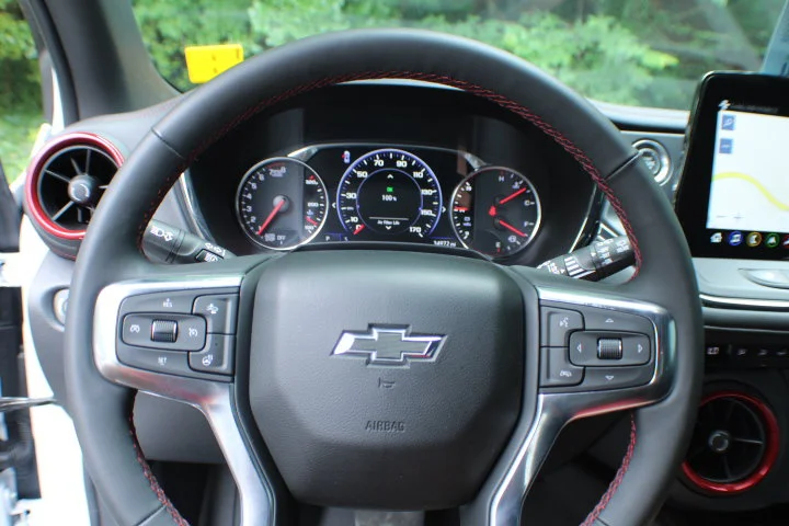 Used 2023 Iridescent Pearl Tricoat Chevrolet RS image 9