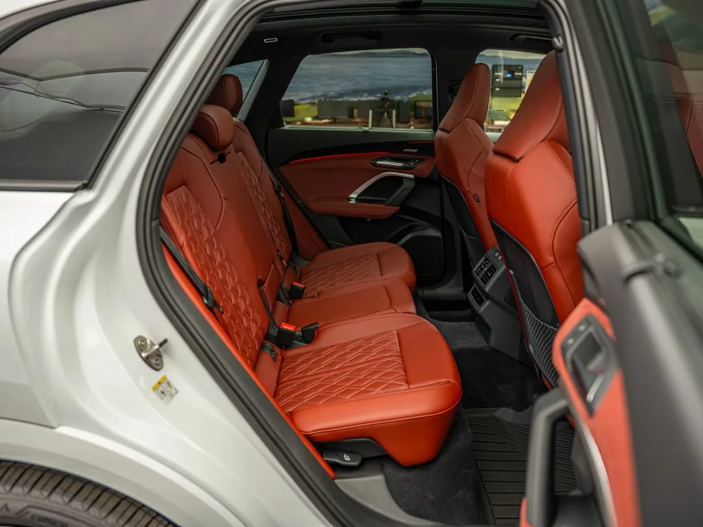 New 2026 Glacier White Metallic Audi Premium Plus image 34