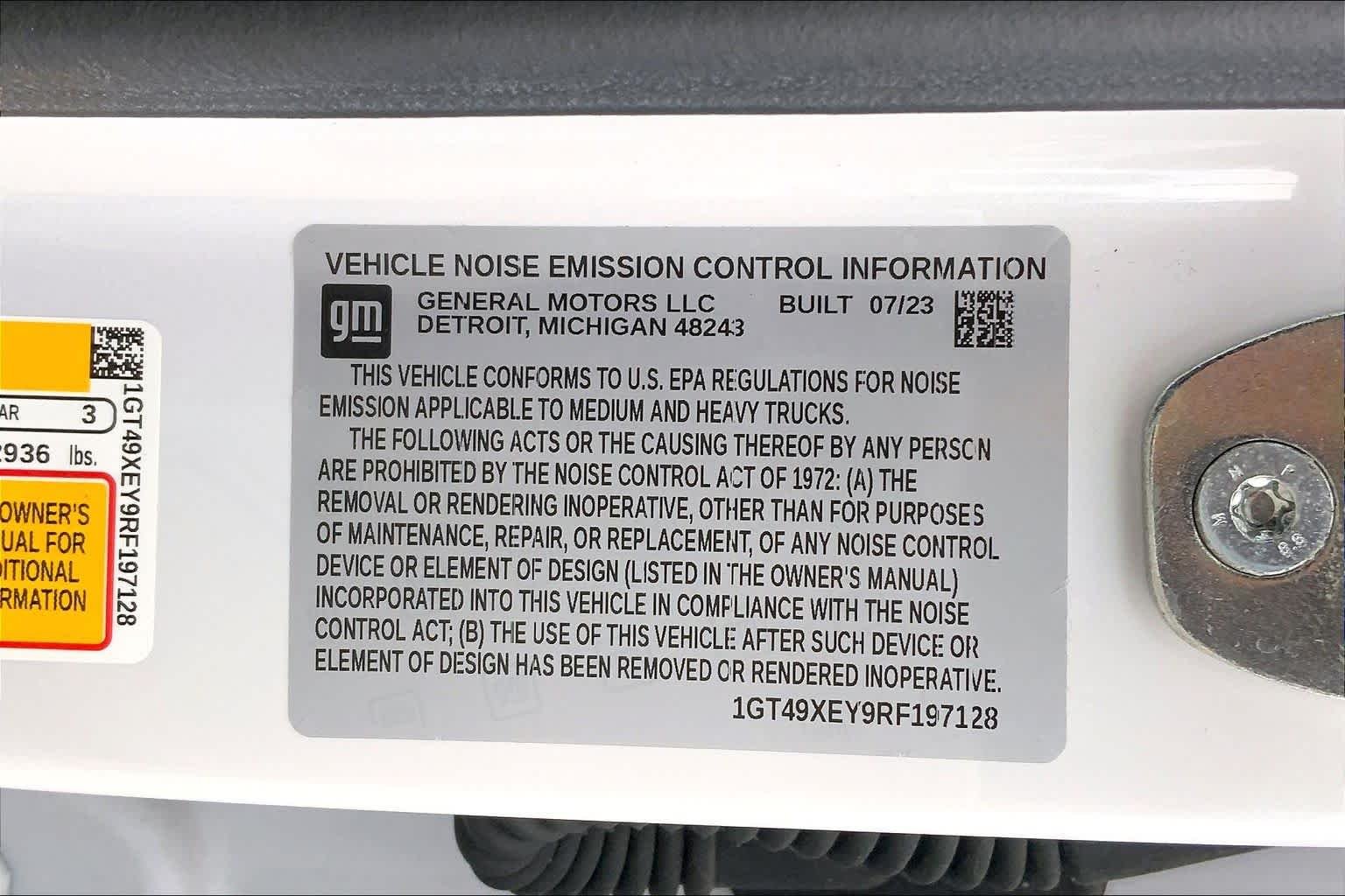 Used 2024 White Frost Tricoat GMC Denali Ultimate image 37