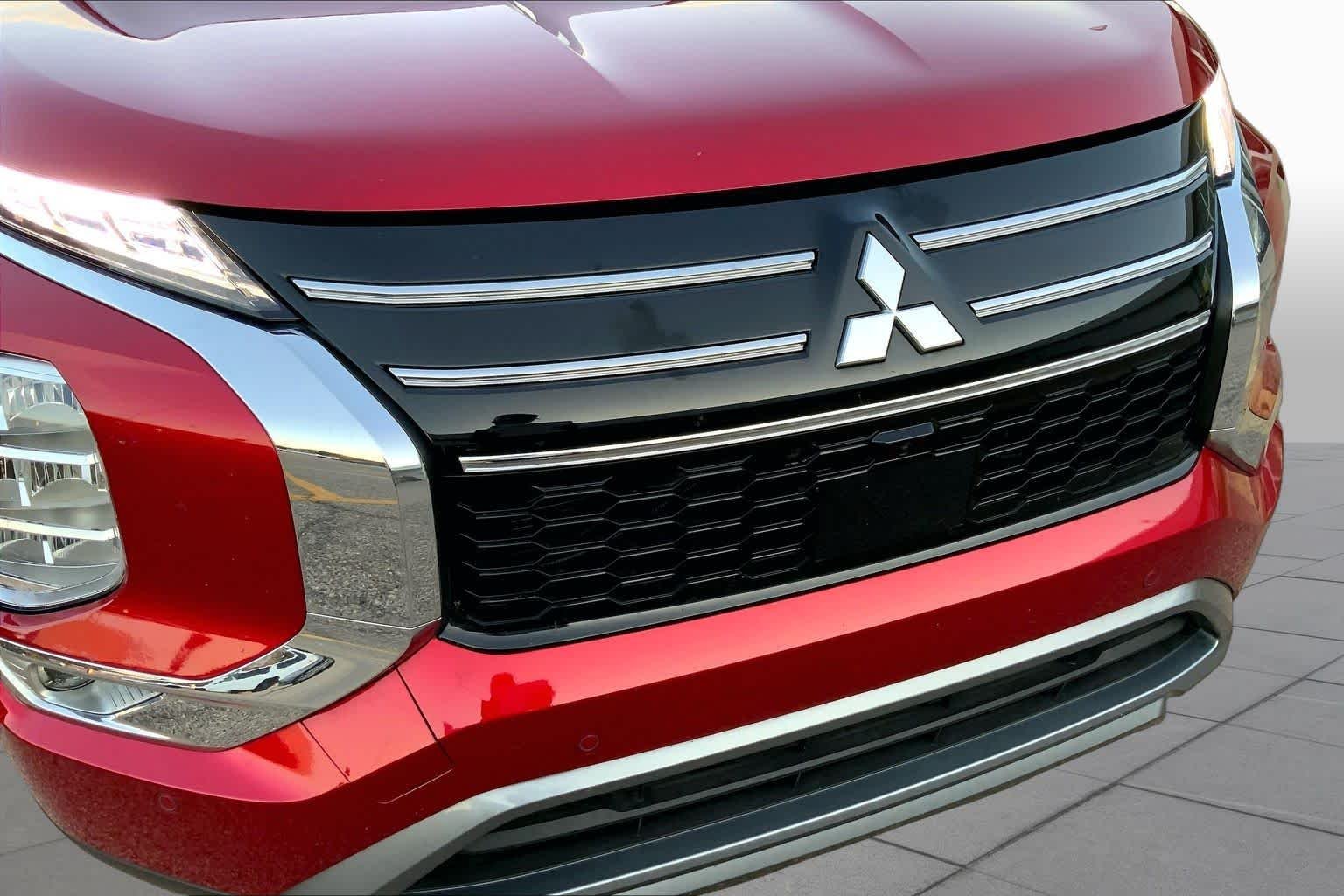 Used 2025 Red Diamond Mitsubishi SE image 29